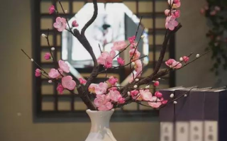 金花瓶楷梅花2,传统工艺的精湛展现-艺术与生活的融合