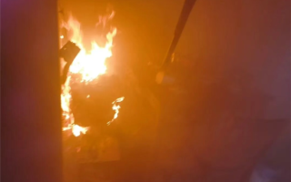 电饭煲通电一整夜 第二天突然起火把房子烧了