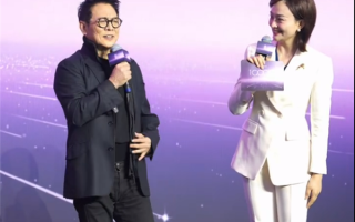 李连杰带小女儿喜提尊界S800 直呼S800“有真功夫”