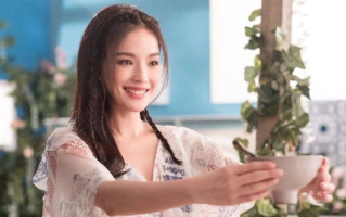 2025年娱乐圈盘点：十大女星谁能脱颖而出？