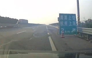 感冒发烧吃药后上路撞车 司机：前一秒清醒 一下子就昏了