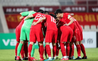 国足10比0大胜韩国队，解析比赛胜利背后的深层因素