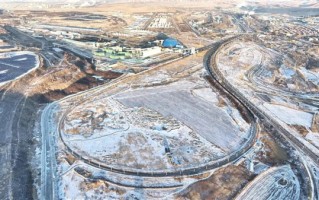 见识见识超长的火车“灯泡线”：时速只有1公里