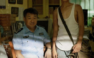 房子斌：才华与颜值并存的演艺界新星