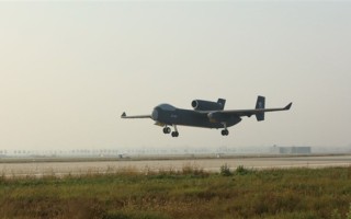 全球首创空中蜂群母舰！我国“九天”无人机首飞成功