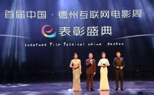 2025年，暖光影视制作幕后揭秘：创新技术如何引领行业变革？