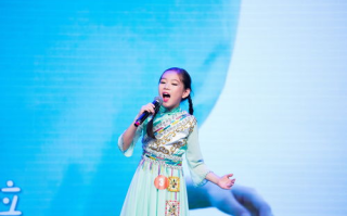 黄龄：才华与美貌并存的实力唱将