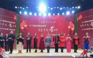 标签包裹标题，并按照要求生成3个候选标题：

2025年央视春晚,精彩节目单提前曝光-春节盛宴期待无限
