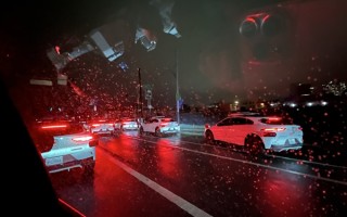  Waymo自动驾驶出现史诗级丑闻 博主：特斯拉FSD实测不会卡死