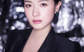 万茜：才华与美貌并存的魅力女性