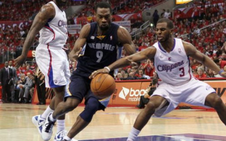 NBA直播比赛，实时感受篮球激情-提升观看体验的技巧解析