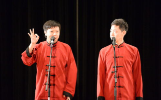 郭德纲于谦相声艺术探析-传统与现代的完美结合