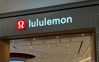 2500元Lululemon羽绒服袖子被缝反 官方客服回应
