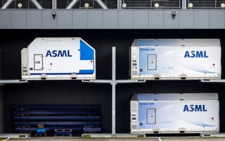ASML遭炮轰：DUV光刻机也不能卖给中国！可能涉军