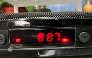 跟你的青春说再见！伴随大家22年的HIT FM 88.7宣告停播