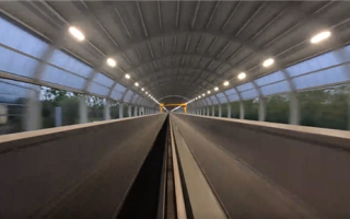 贴地飞行！5.3秒飙到800km/h 国产高铁模型车刷新世界纪录