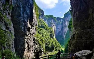 重庆武隆天坑,亲子游胜地-探索自然奇观的家庭旅行指南