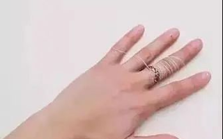 宝宝才三根手指湿成,日常生活习惯解析-促进宝宝精细动作发展