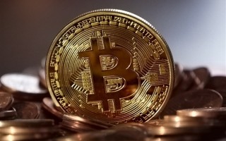比特币今年惨遭滑铁卢 乐观者预测：明年或逆袭成“年度最佳”