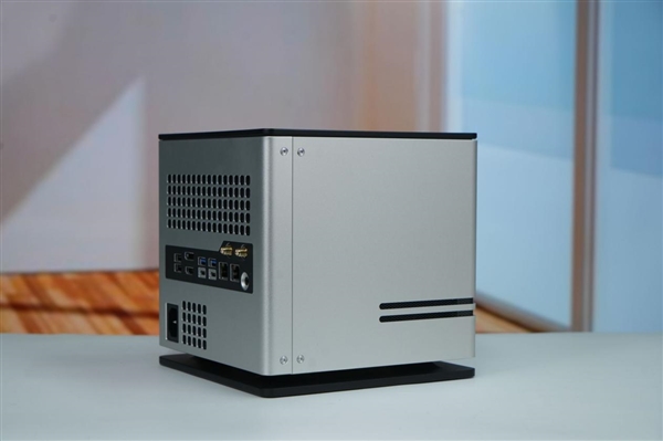 全球首个液冷迷你机！abee AI Station 395 Max工作站图赏-第4张图片-佛山资讯网