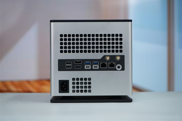 全球首个液冷迷你机！abee AI Station 395 Max工作站图赏-第5张图片-佛山资讯网