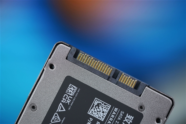 长江存储原厂颗粒!致态小翼S001 1TB SSD图赏-第8张图片-佛山资讯网 长江存储原厂颗粒!致态小翼S001 1TB SSD图赏-第8张图片-佛山资讯网