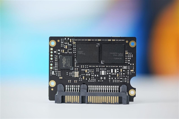 长江存储原厂颗粒!致态小翼S001 1TB SSD图赏-第12张图片-佛山资讯网 长江存储原厂颗粒!致态小翼S001 1TB SSD图赏-第12张图片-佛山资讯网
