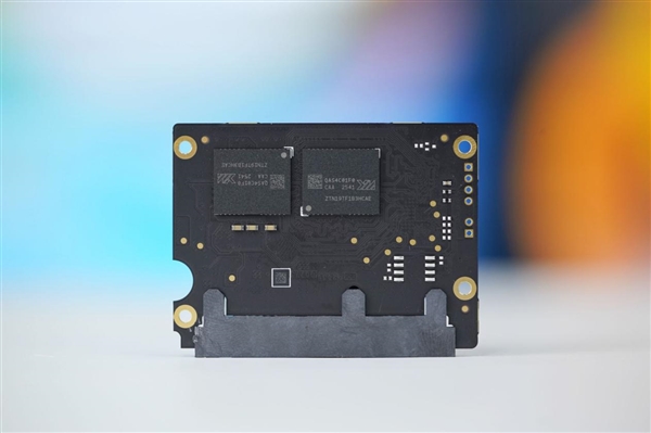 长江存储原厂颗粒!致态小翼S001 1TB SSD图赏-第11张图片-佛山资讯网 长江存储原厂颗粒!致态小翼S001 1TB SSD图赏-第11张图片-佛山资讯网