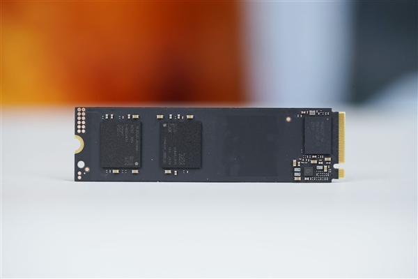 疾速7000MB/s！长江存储PC42Q 1TB SSD图赏-第6张图片-佛山资讯网