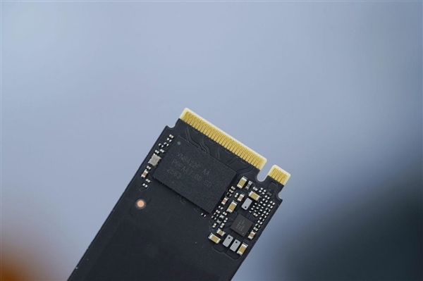 疾速7000MB/s！长江存储PC42Q 1TB SSD图赏-第9张图片-佛山资讯网