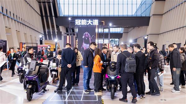 智启新零售·重塑新增长！雅迪以“新”新零售定义电动车增长新范式-第5张图片-佛山资讯网