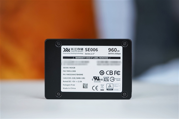 SATA SSD顶尖水平！长江存储SE006 960GB图赏-第1张图片-佛山资讯网