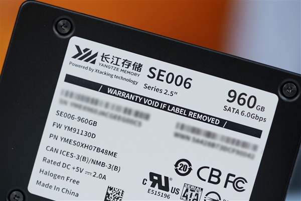 SATA SSD顶尖水平！长江存储SE006 960GB图赏-第4张图片-佛山资讯网