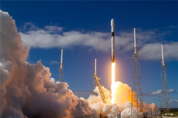SpaceX拟明年冲刺上市 全球首富马斯克资产即将翻倍-第1张图片-佛山资讯网