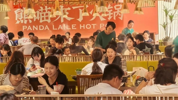给雷军送过外卖的东北大哥 10年开了400家火锅店-第2张图片-佛山资讯网 给雷军送过外卖的东北大哥 10年开了400家火锅店-第2张图片-佛山资讯网