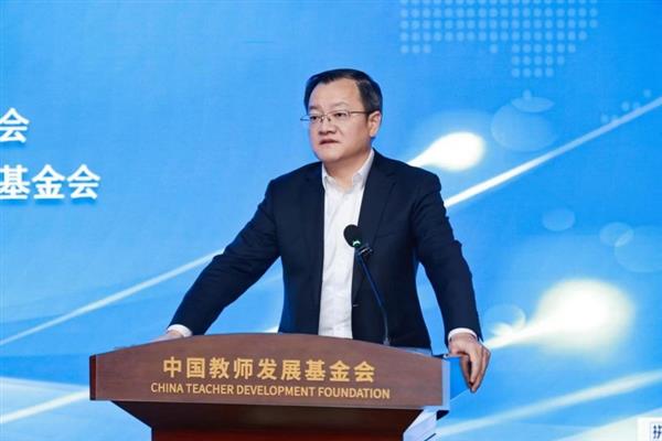科技助力 赋能未来教师— —未来教师公益计划签约仪式在京举行-第1张图片-佛山资讯网