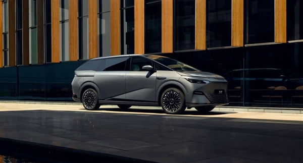 车企集体摸着理想过河 结果都在2025年掉进了河里-第3张图片-佛山资讯网 车企集体摸着理想过河 结果都在2025年掉进了河里-第3张图片-佛山资讯网