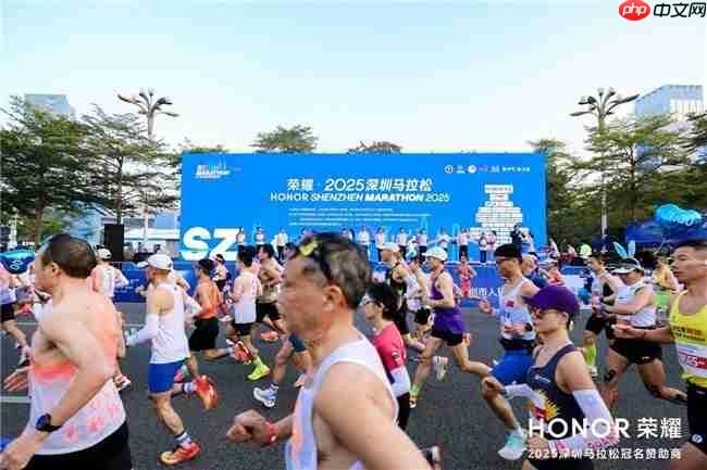 深马官方手表荣耀手表5Pro 点燃荣耀·2025深圳马拉松赛场-第1张图片-佛山资讯网 深马官方手表荣耀手表5Pro 点燃荣耀·2025深圳马拉松赛场-第1张图片-佛山资讯网