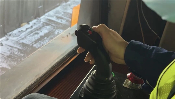 见识见识超长的火车“灯泡线”:时速只有1公里-第6张图片-佛山资讯网 见识见识超长的火车“灯泡线”:时速只有1公里-第6张图片-佛山资讯网