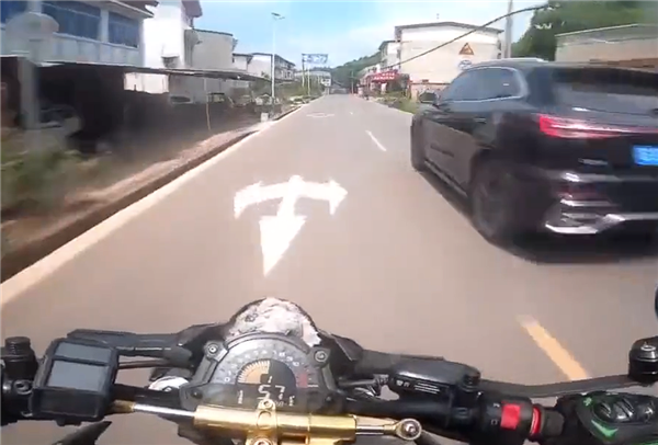 狂飙169km/h 两男子骑摩托竞速还多次逆行超车:被撞到沟里-第5张图片-佛山资讯网 狂飙169km/h 两男子骑摩托竞速还多次逆行超车:被撞到沟里-第5张图片-佛山资讯网