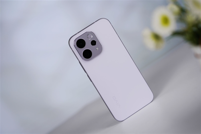 无感握持、出片惊艳！vivo S50首发全面评测：颜值与实力并存的全能旗舰-第1张图片-佛山资讯网