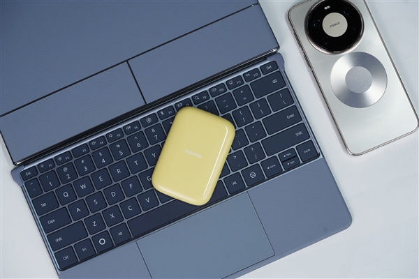 可磁吸绝配iPhone!长江存储致态灵潮流版移动SSD 2TB图赏-第2张图片-佛山资讯网 可磁吸绝配iPhone!长江存储致态灵潮流版移动SSD 2TB图赏-第2张图片-佛山资讯网