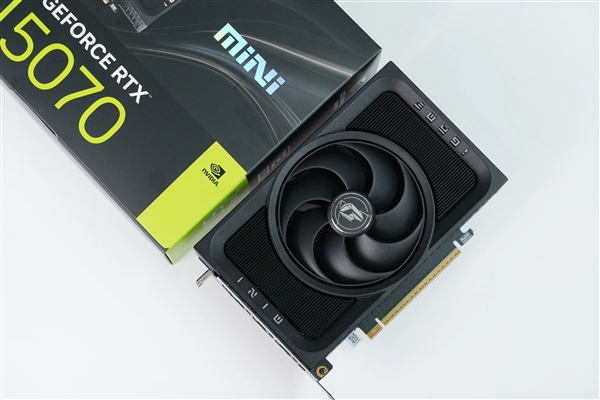 ITX性能小钢炮！七彩虹RTX 5070 Mini OC 12GB图赏-第8张图片-佛山资讯网