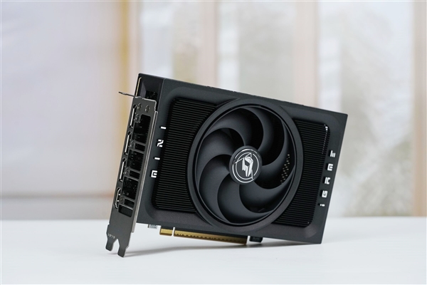 ITX性能小钢炮！七彩虹RTX 5070 Mini OC 12GB图赏-第12张图片-佛山资讯网