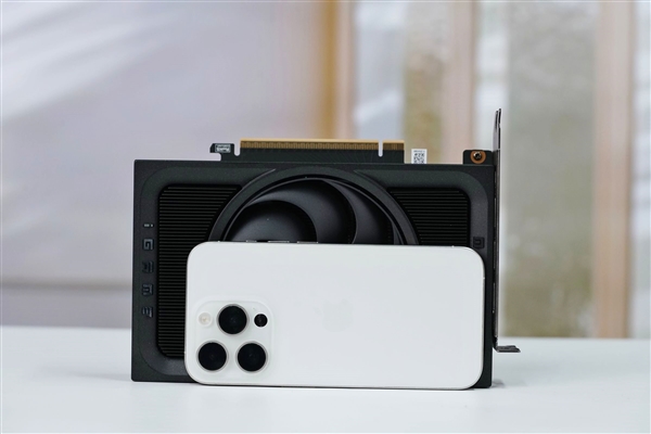 ITX性能小钢炮！七彩虹RTX 5070 Mini OC 12GB图赏-第14张图片-佛山资讯网