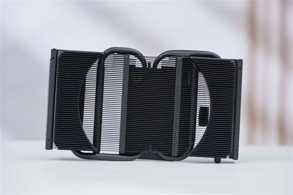 ITX性能小钢炮！七彩虹RTX 5070 Mini OC 12GB图赏-第33张图片-佛山资讯网