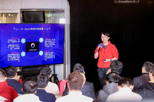 超能小艺的微醺坦白局：AI的未来是成为“懂”你的贴心伙伴-第3张图片-佛山资讯网
