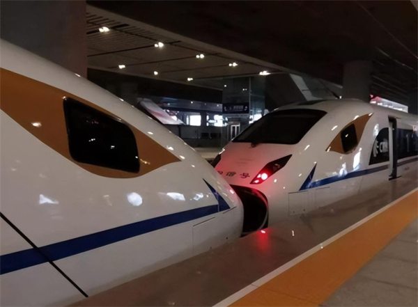 通勤族"梦中情车"！12306回应京沪夜班高铁：应客流需求临时增加-第1张图片-佛山资讯网