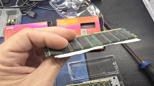 价格疯涨内存被盯上了！网购威刚DDR5：收到却是纸糊散热DDR2-第2张图片-佛山资讯网
