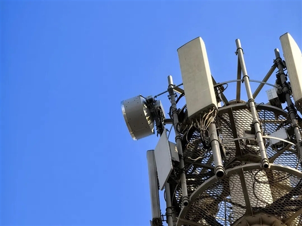 微波媲美光纤!华为25Gbps E-band技术首次5.5G规模化应用-第1张图片-佛山资讯网 微波媲美光纤!华为25Gbps E-band技术首次5.5G规模化应用-第1张图片-佛山资讯网